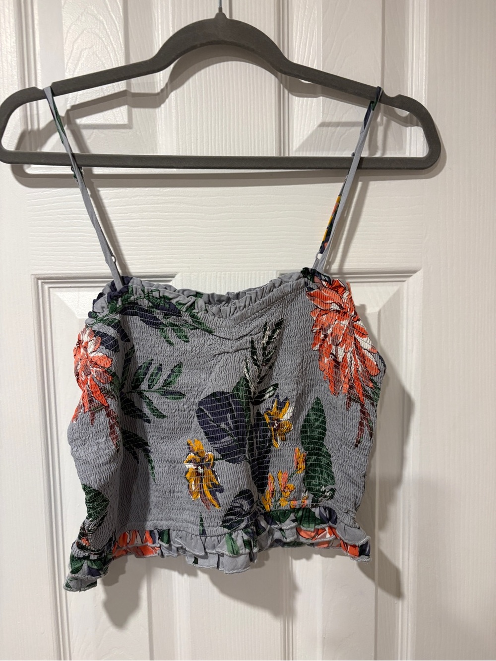 Patrons of Peace Shirt Anthropologie MEDIUM Yoke Gray Floral Crop Top